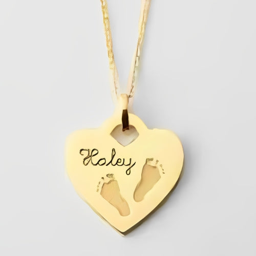 AALIA JEWLERIES Customized Heart Shape Foot Centered Engraved Name Personalized Name Kids Baby Gold Necklace Jewelry Gift For Baby Kids Girls Birth