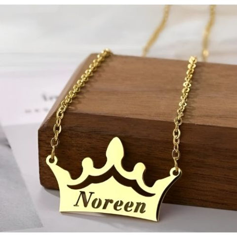Crown design Personlaised name Spacial Gift Pendant Necaklace.