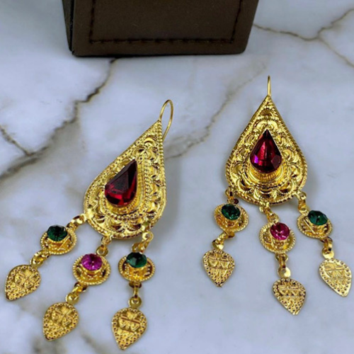 ArabicTraditional  Gold deaign  Earings with stone for special ocassions weding, engagemnt,mom, Party.