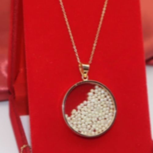 Gold Circle Pendant with pearl Special jewelry for ocassions and lif time value. (2)