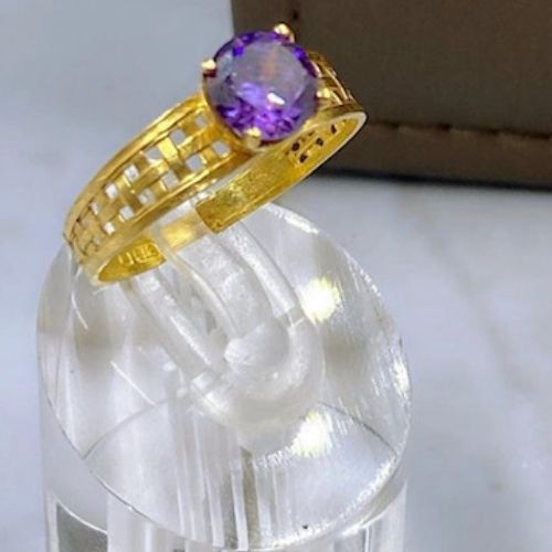 Gold Arabic Traditional Customized ring with  stone Peronlized Gift for all ocassions. خاتم ذهب شكل  للهدايا الخاصة و المميزة