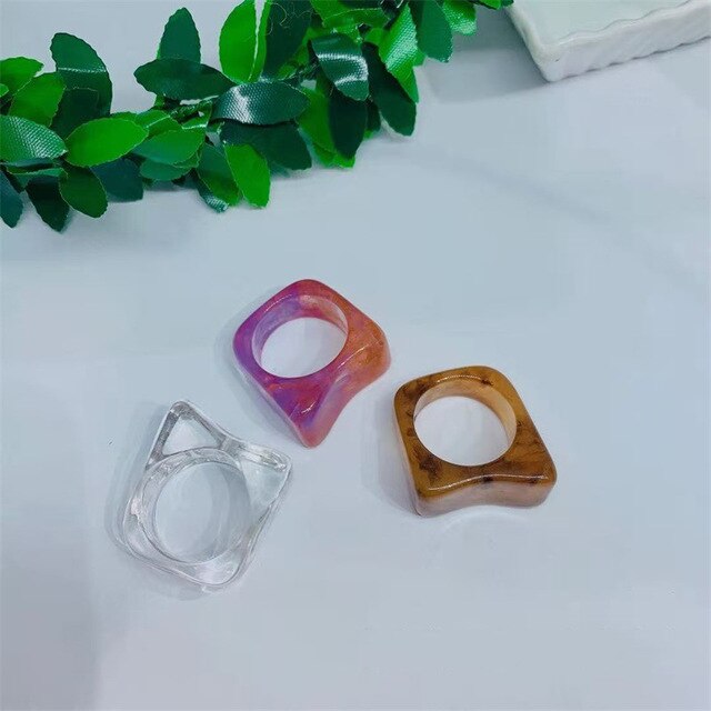 HUANZHI 2020 New Transparent Acrylic Colorful Rectangle Rhinestone Minimalist Geometry Rings for Women Girls Jewelry