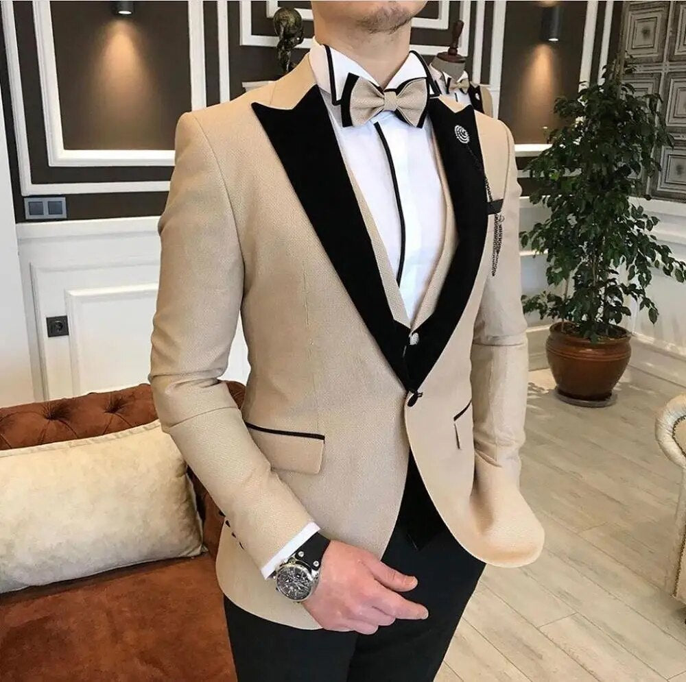 2020 Custom Made 3-Piece Beige Smoking Blazer Casual Business Gentlemen Groom Suits Prom Suits For Men Wedding Best Man Tuxedo