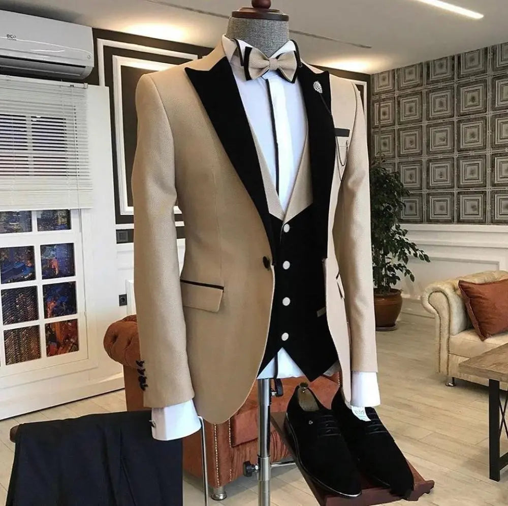 2020 Custom Made 3-Piece Beige Smoking Blazer Casual Business Gentlemen Groom Suits Prom Suits For Men Wedding Best Man Tuxedo