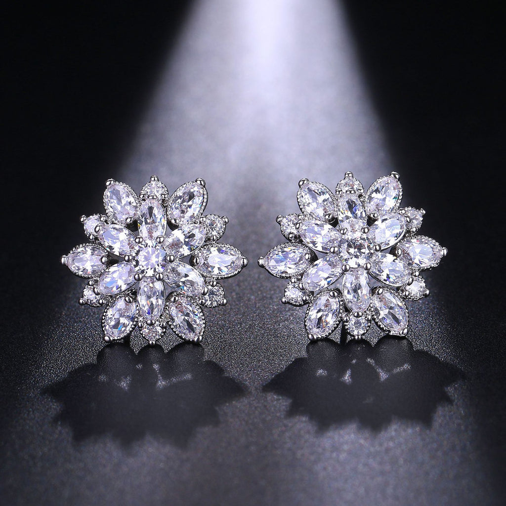 New Korea Sweet Cute Flower Crystal Temperament Geometric Shiny Zircon Earrings Statement Earrings for Women Girl Pendientes