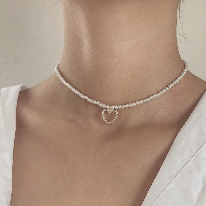 Sweet Jewelry Necklace Simple Design Small Simulated Pearls Necklace With Delicate Heart Pendant Necklace Women Jewelry Gifts