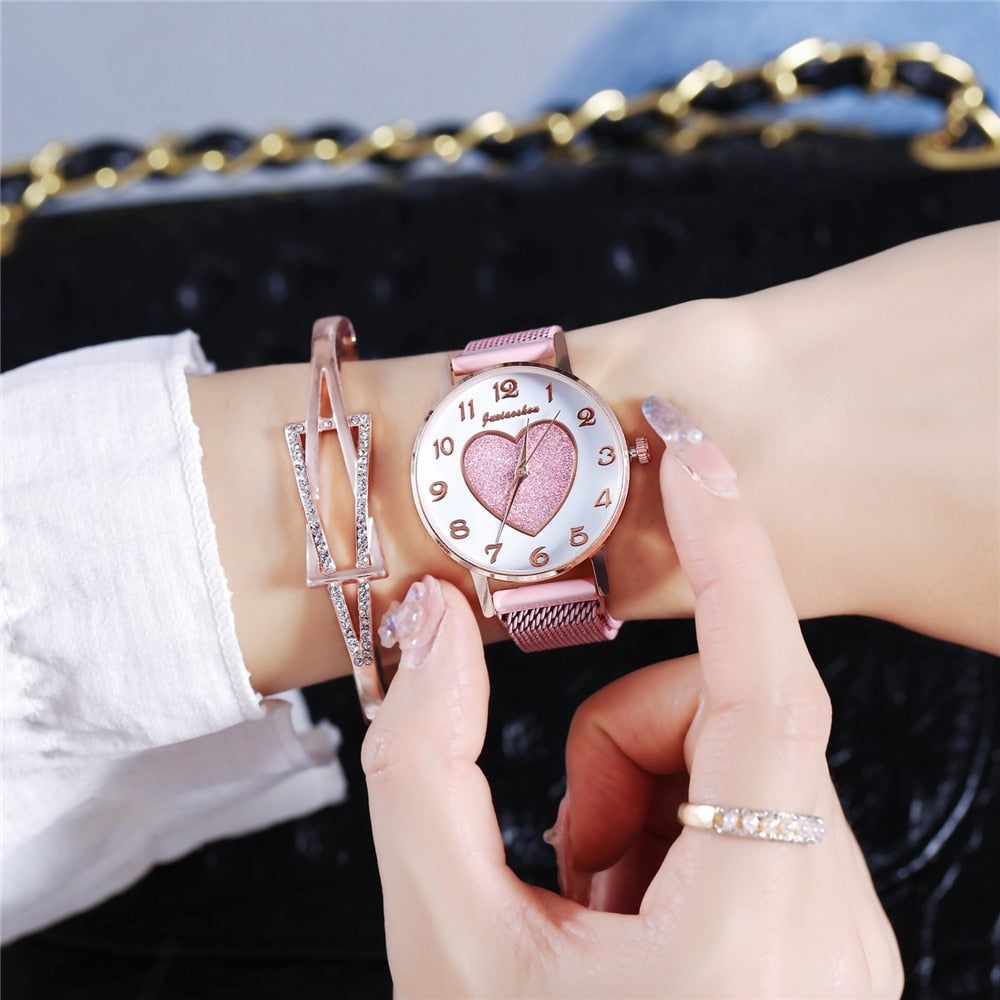 Luxury Women Romantic Heart Wrist Watches Fashion Ladies Magnetic Strap Quartz Watches Clock Zegarek Damski