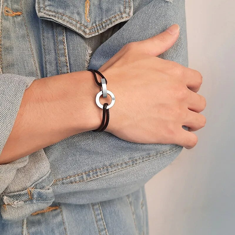 Vnox Custom Name Interlocked Circle Charm Bracelet for Men Women Adjustable Length Chain Engrave Initial Casual Couple Gift