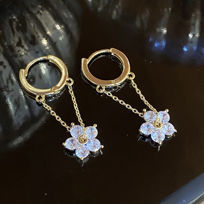 New Korea Sweet Cute Flower Crystal Temperament Geometric Shiny Zircon Earrings Statement Earrings for Women Girl Pendientes