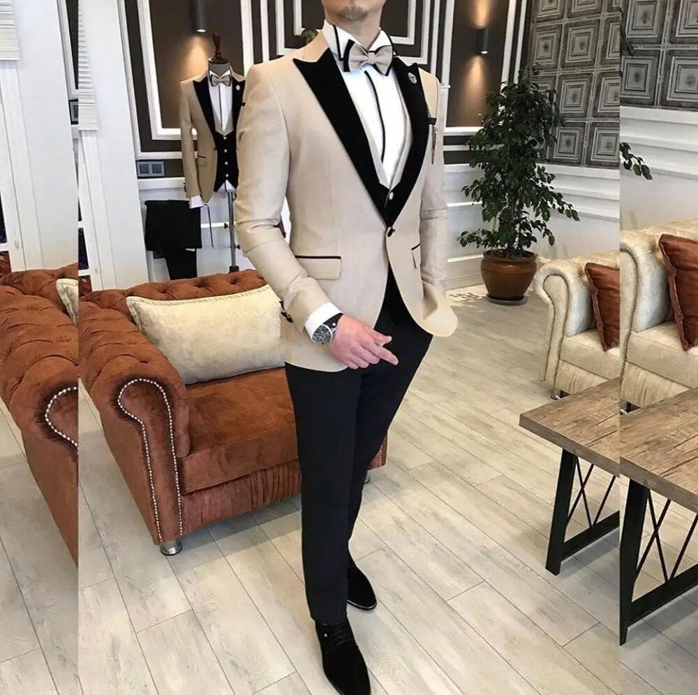 2020 Custom Made 3-Piece Beige Smoking Blazer Casual Business Gentlemen Groom Suits Prom Suits For Men Wedding Best Man Tuxedo