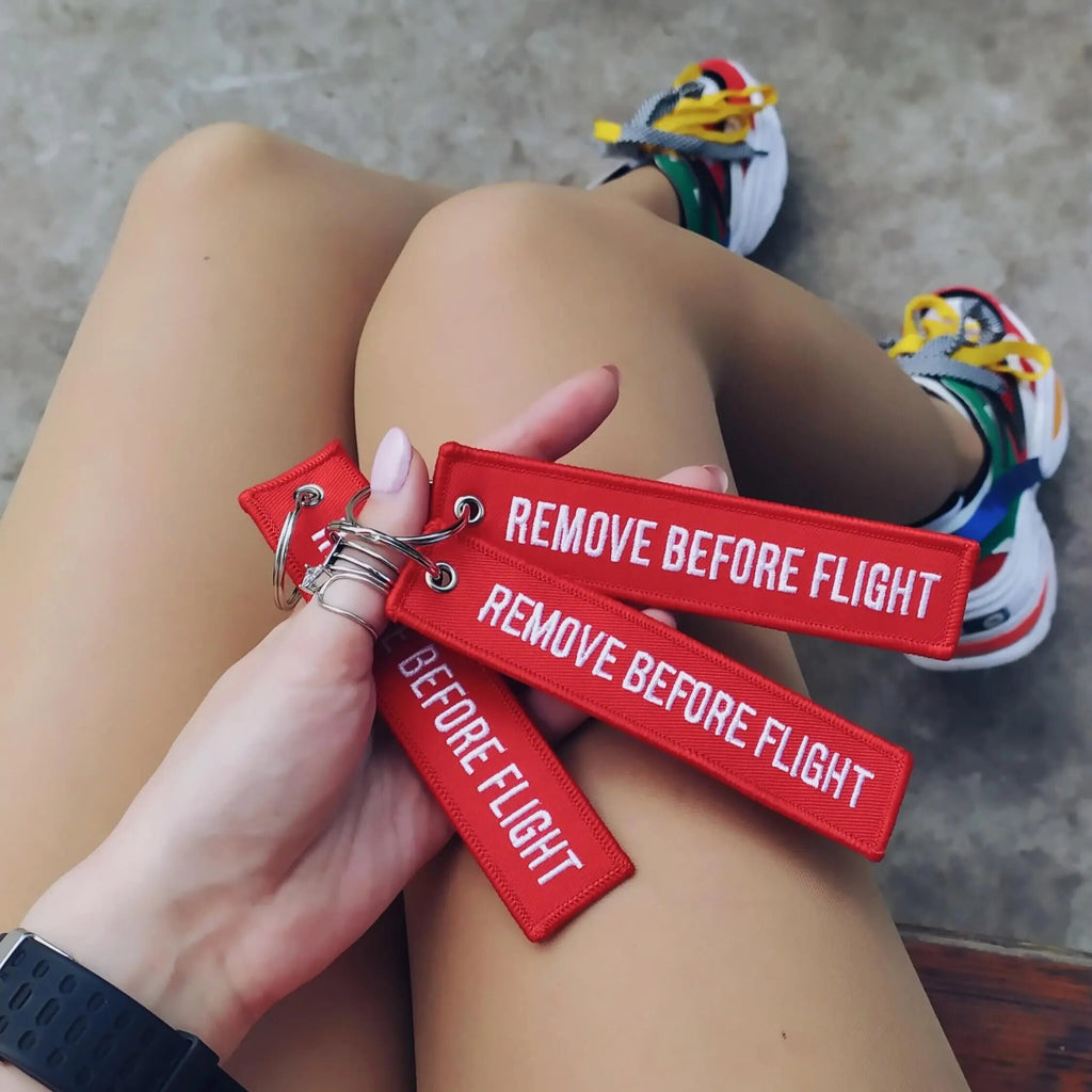 Remove Before Flight Car Keychains Aviation Gifts Customize Red Embroidery Highlight Key Fobs keyring Chains Jewelry  Berloques