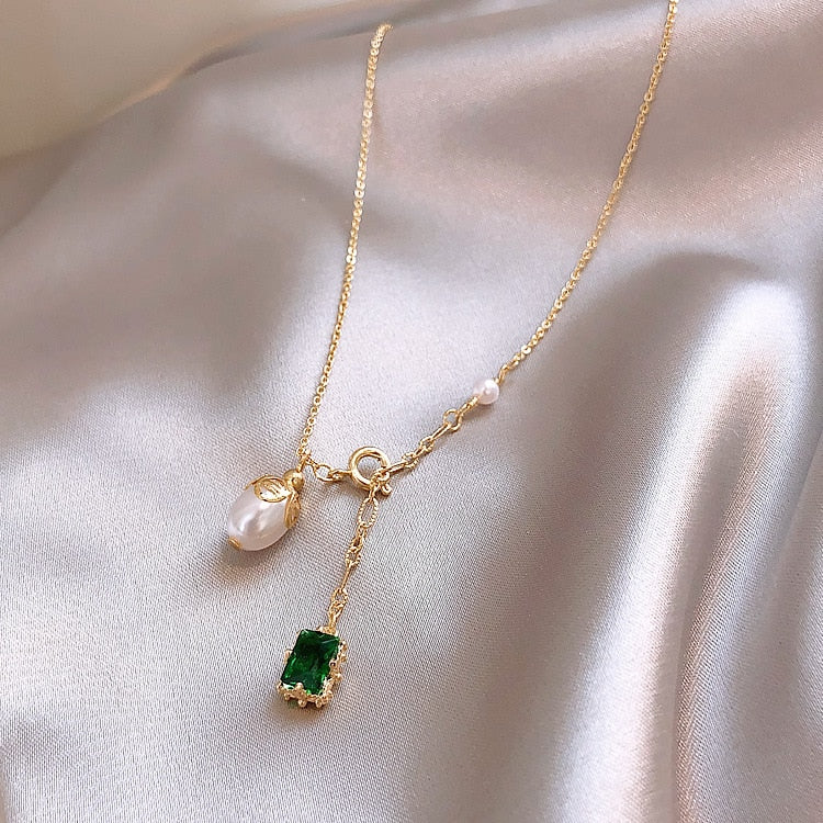 2020 South Korea New Green Pearl Pendant Necklace Delicate Elegant Clavicle Chain Geometric Simple Neck Chain