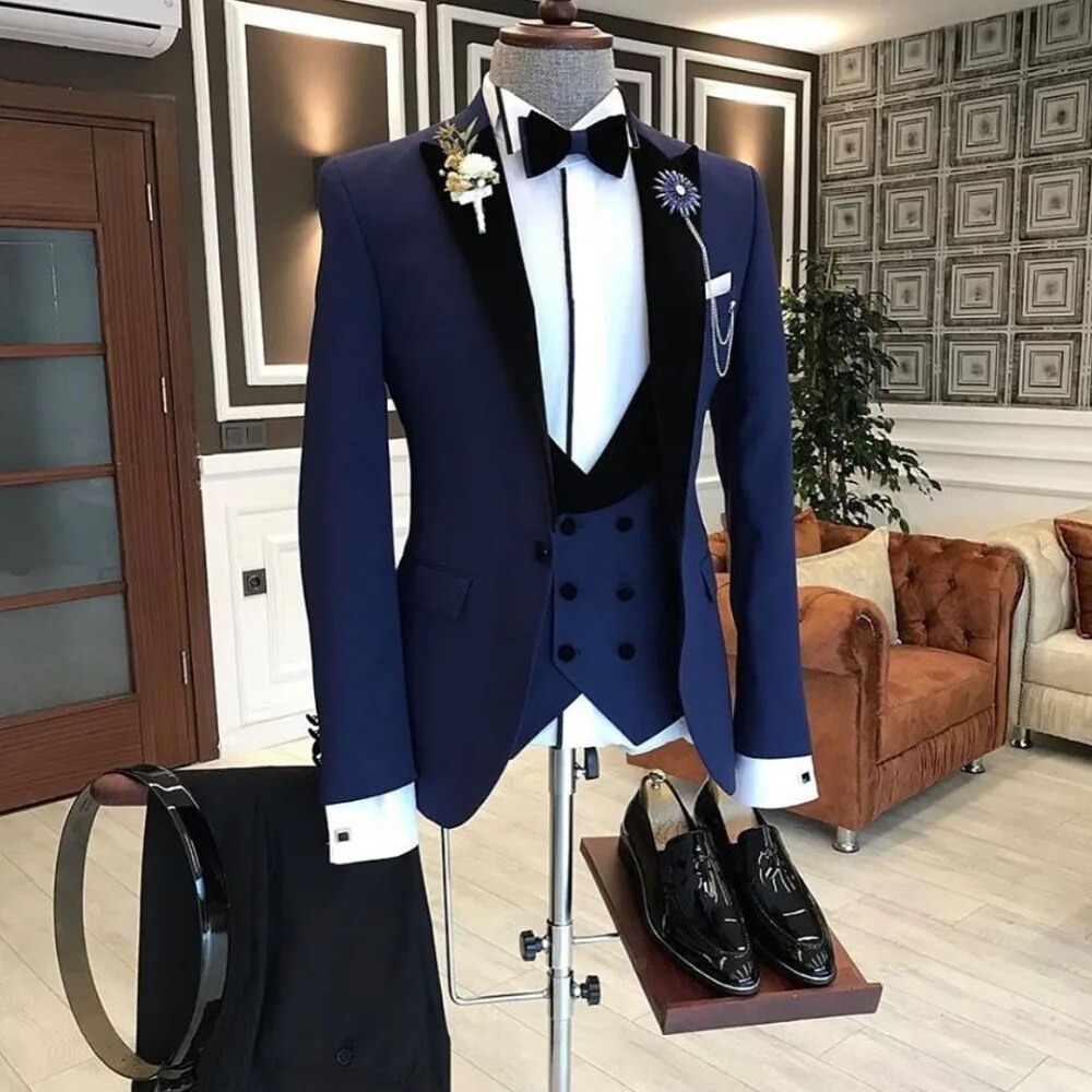 2020 Custom Made 3-Piece Beige Smoking Blazer Casual Business Gentlemen Groom Suits Prom Suits For Men Wedding Best Man Tuxedo