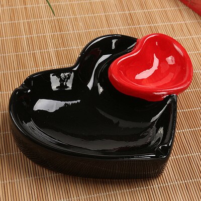 Personality Double Heart Shaped Ceramic Ashtray Multi-function Practical Lovely Cigarette Accessories Home Theme Decoration Craf