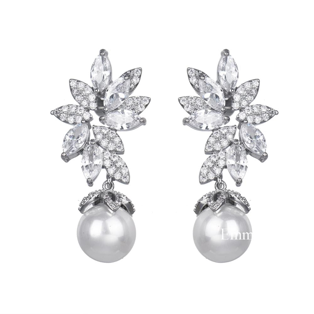 Emmaya New Elegant Style Leaves Shape With Pure Pearl Earring Symmetrical Decoration In Wedding Party Women Fashion Jewelry