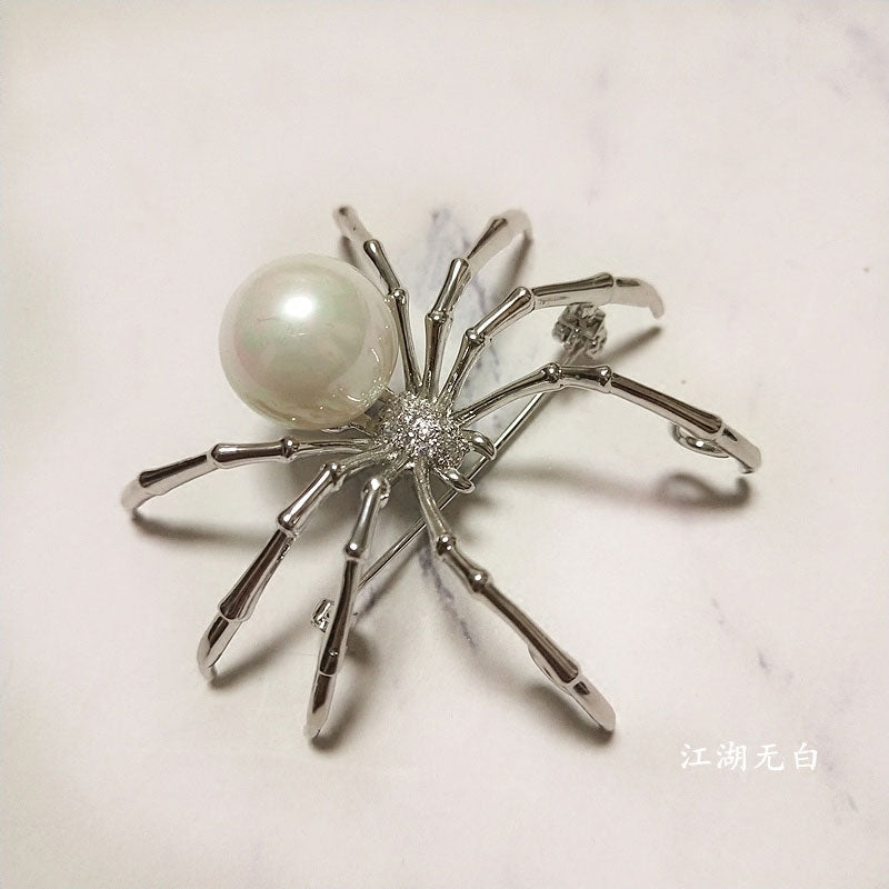 Exaggerated black white spider creative brooch men women party clothes scarf accessories pin brooches gift