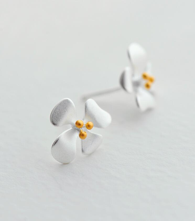 Korean Style Cat Moon Stud Earrings Elegant Flower Earring For Women Party Wedding Jewelry Accessory.