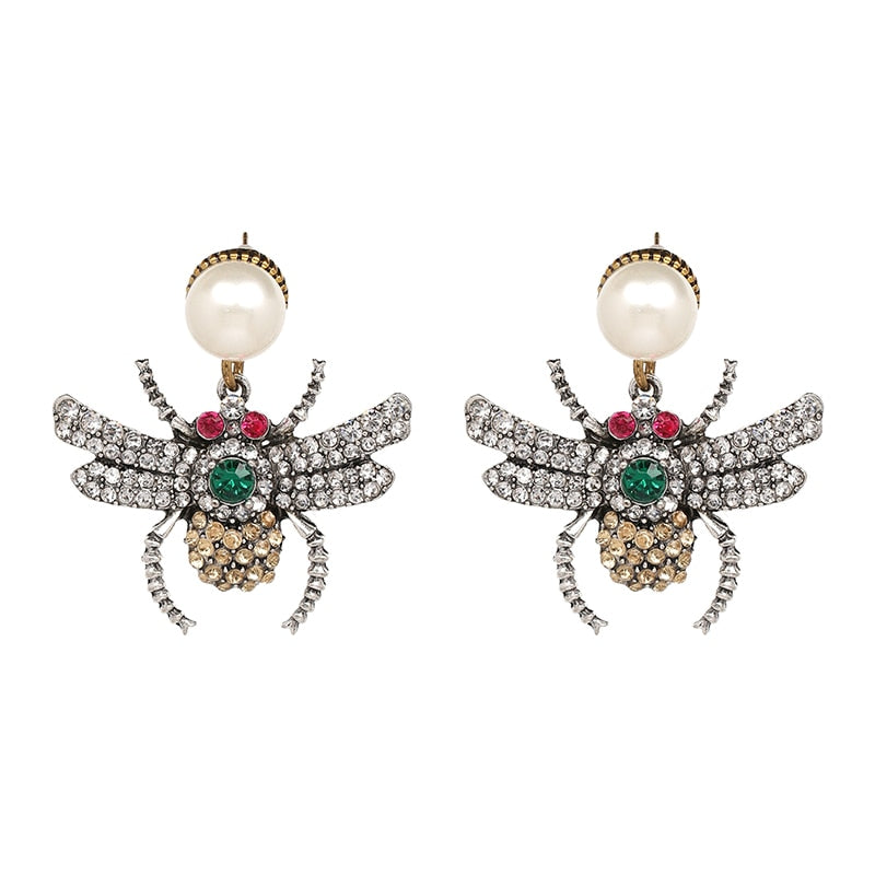 Party jewelry accessories vintage Bee crystal earrings Insect statement stud earrings in the shape of a pearl butterfly.