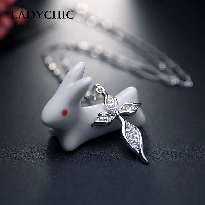 LADYCHIC Fashion Silver Color Women Pendant Necklace Dainty Leaf Shape Crystal Chain for Female Party Jewelry Wholesale LN1011