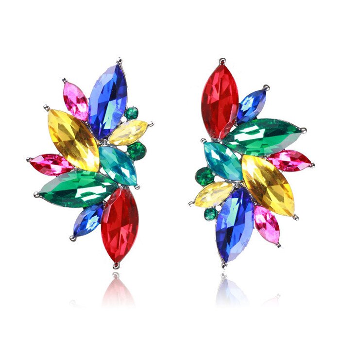 Trendy Women's Earrings Jewelry: Fashionable New Elegant Crystal Rhinestone Flower Opal Stone Stud Earrings.