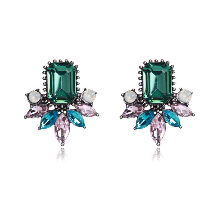 Trendy Women's Earrings Jewelry: Fashionable New Elegant Crystal Rhinestone Flower Opal Stone Stud Earrings.