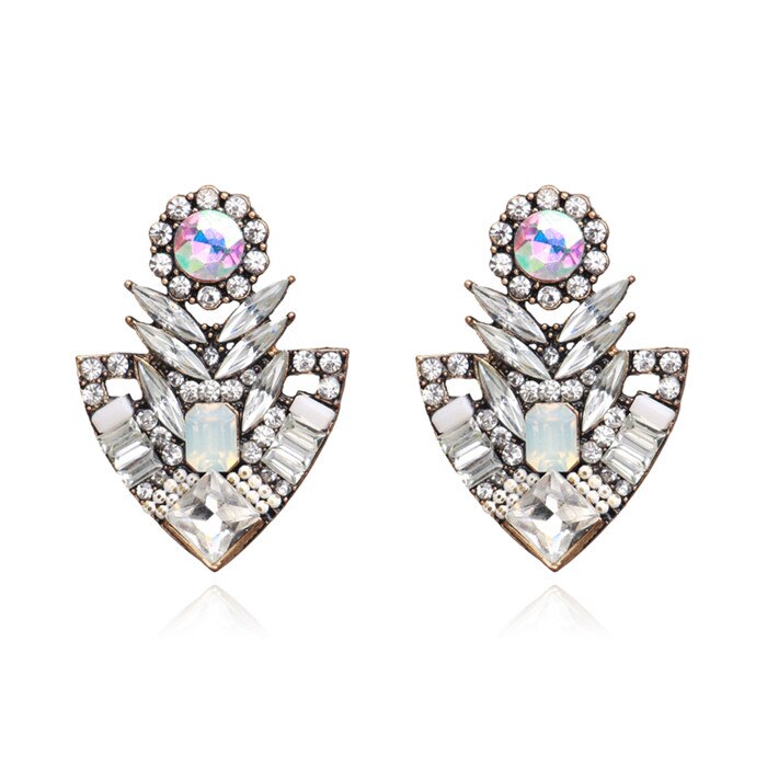 Trendy Women's Earrings Jewelry: Fashionable New Elegant Crystal Rhinestone Flower Opal Stone Stud Earrings.