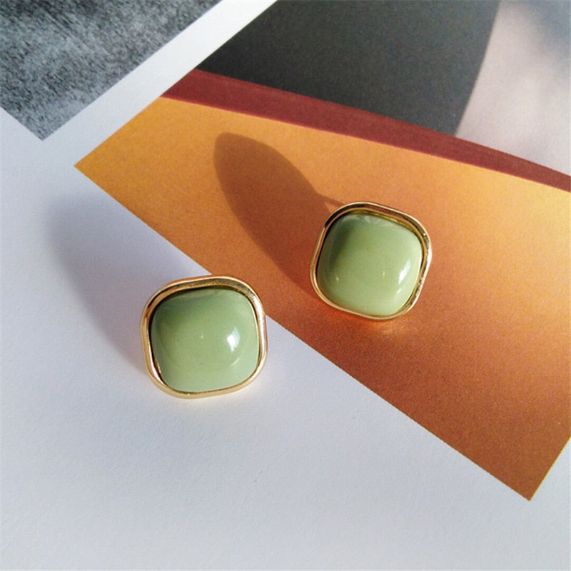 Retro Fashion Contracted Earrings Geometric Trend Beautiful Ladies Earrings Acrylic Women Stud Earrings Wholesale Joker Metal