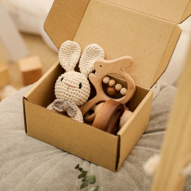 Baby Towel Newborn Bath Set Gifts Box Double Sided Cotton Blanket Wooden Rattle Brushs Bracelet Crochet Baby Bath Gifts Products