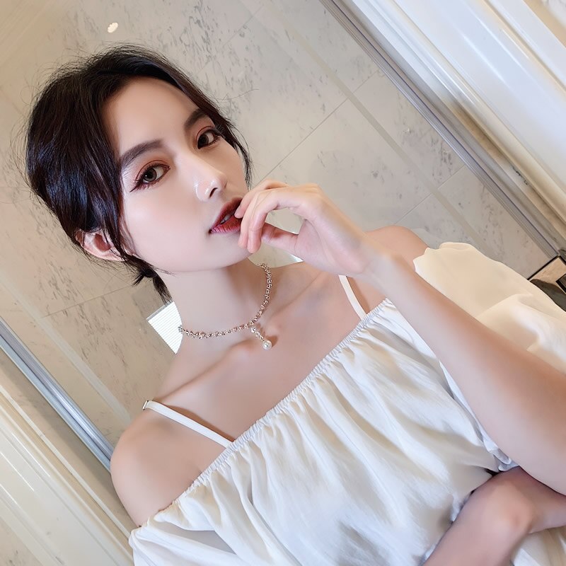 2020 Hot Sale Fashion Jewelry Luxury White Crystal Necklace Elegant White Pearl Pendant Prom Party Necklace for women
