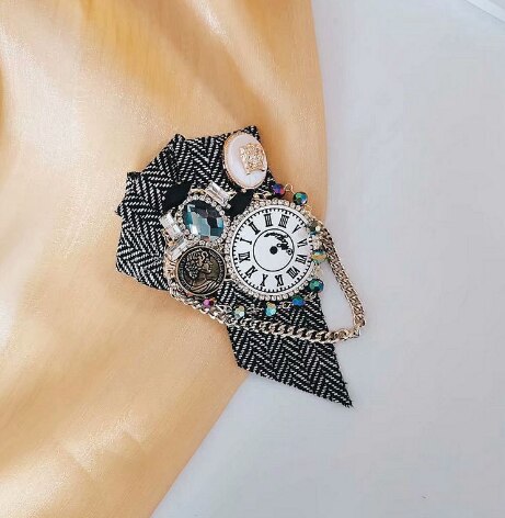 Women Brooches Pins Badge Coat Big Metal Vintage Retro Star Bee Lace Pearl Handmade Wholesale Series Accessories-SW