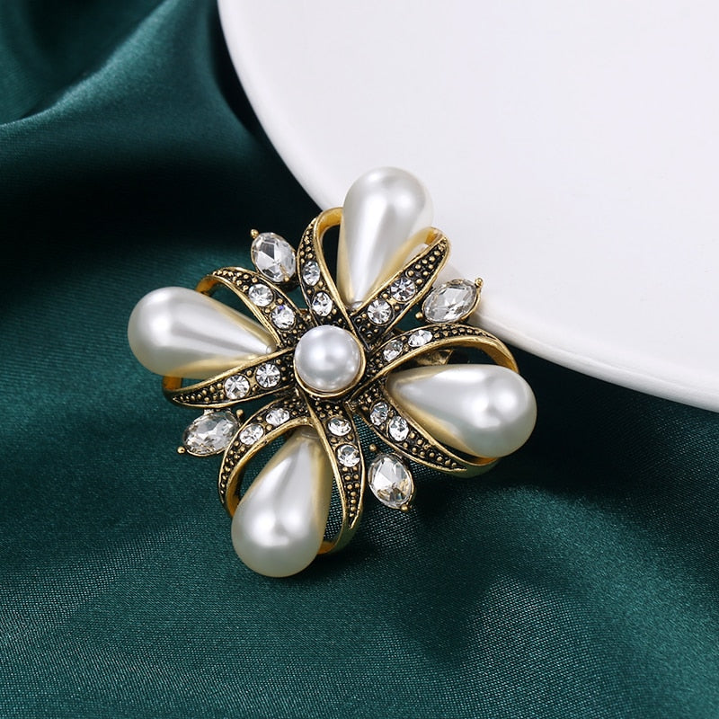 baiduqiandu New Arrival Simulated Shell Pearl and Crystal Cross Brooch Pins Dress Coat Jewelry Accessories