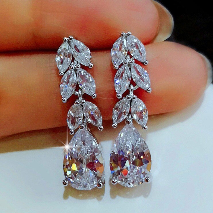 New Korea Sweet Cute Flower Crystal Temperament Geometric Shiny Zircon Earrings Statement Earrings for Women Girl Pendientes