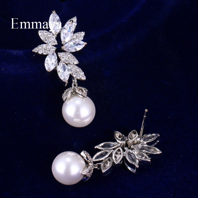 Emmaya New Elegant Style Leaves Shape With Pure Pearl Earring Symmetrical Decoration In Wedding Party Women Fashion Jewelry