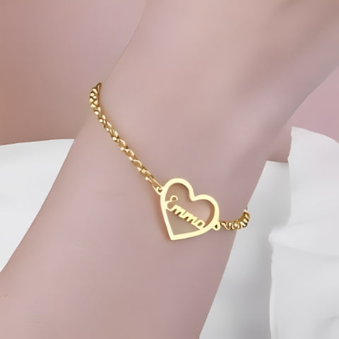 Heart Shape Centered with Specail Fonts Cusomized Name Gold Bracelet