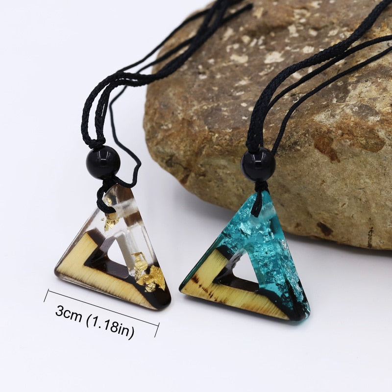 Fashionable Men and Women Necklace Vintage Wood Resin Triangle Pendant Necklace Weave Rope Chain Adjustable Short Necklace