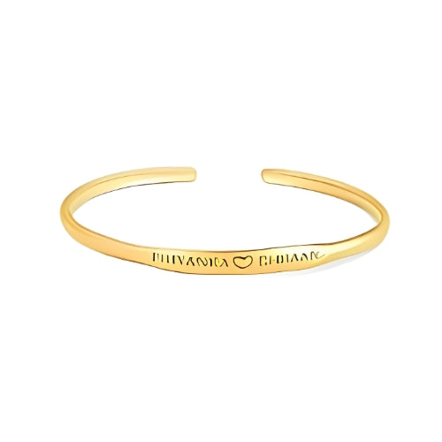 Jewelry Bangle Bracelet Design with Customized Name Engraved with Heart in the Middle