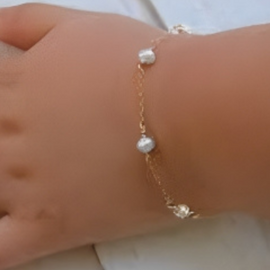 Kids Gold Beautiful Bracelet design with pearl braclet jewelry for all ocassions Birthdaym Bay delevery.