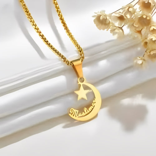 MOON PERSONALISED NAME GOLD PLATED PENDANT DESIGNED WITH STARS.
