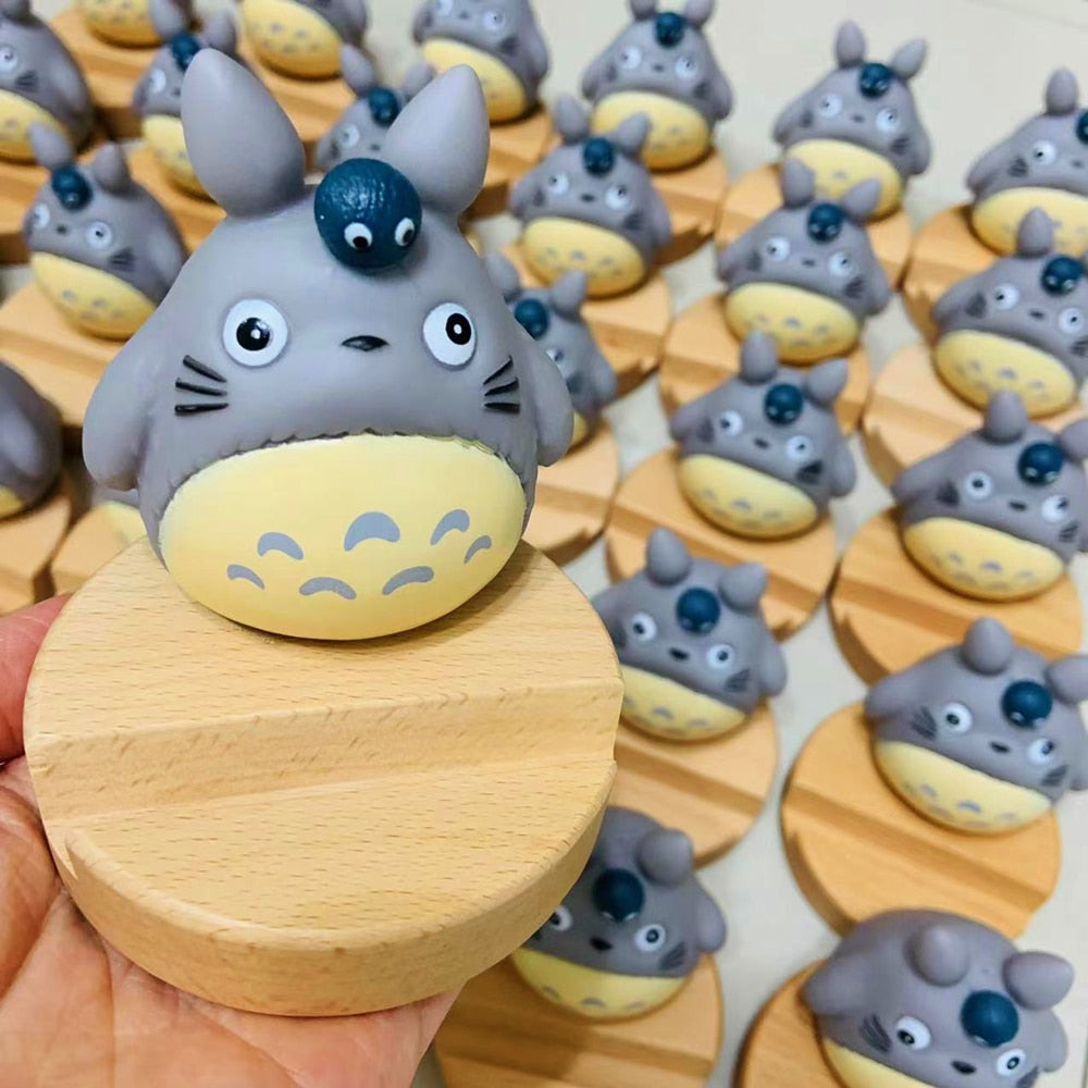 Totoro Universal Wooden Phone Holder for iPhone 11 Pro Max X XS Mobile Phone Bracket For Samsung S10 9 Tablet Stand Desk Phone