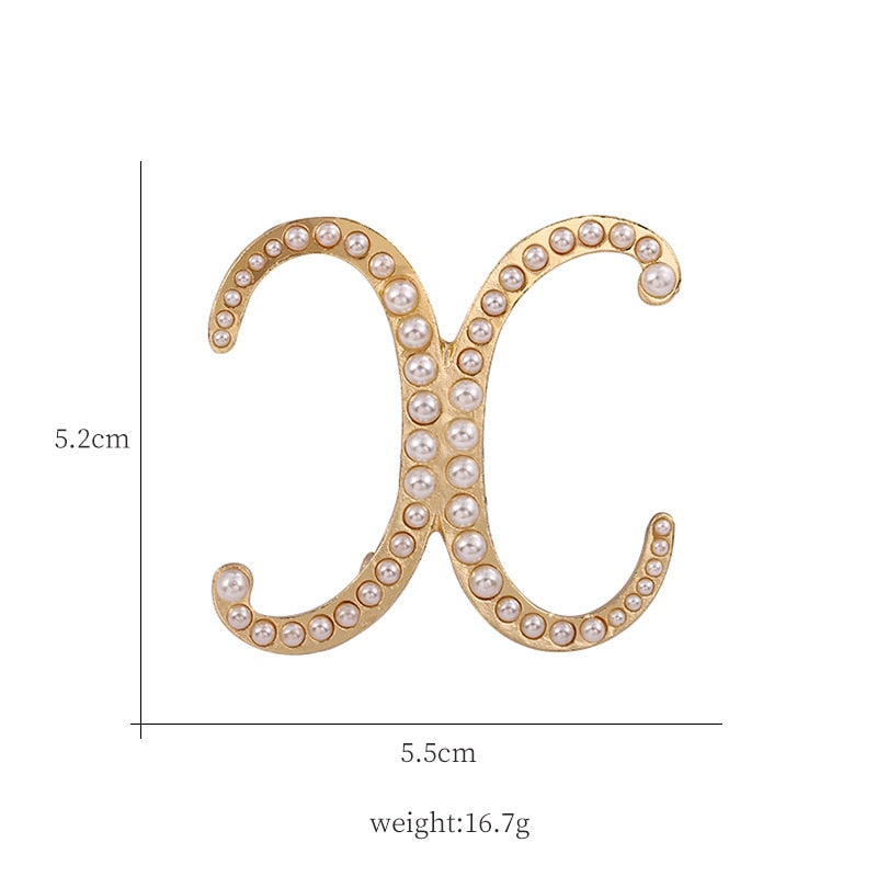 Fashion English Letters A K D Pearl Brooches  Lapel Pins Female Corsage Luxury Jewelry Gifts for Women Accessories