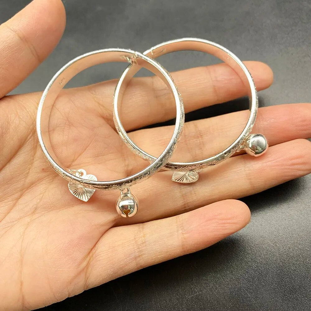 Ethlyn 2pcs/lot Gold Color Bangle for Girls/Baby/Kids Charm Gypsophila Bracelet Bells Heart Jewelry Child Christmas Gifts B132