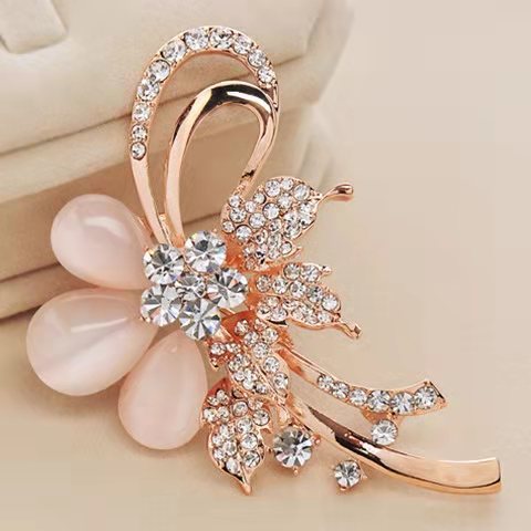 New 2021 Factory Direct Korean-Style Elegant Crystal All-match Brooch Gift Fashion Alloy Accessory Women&#39;s Corsage