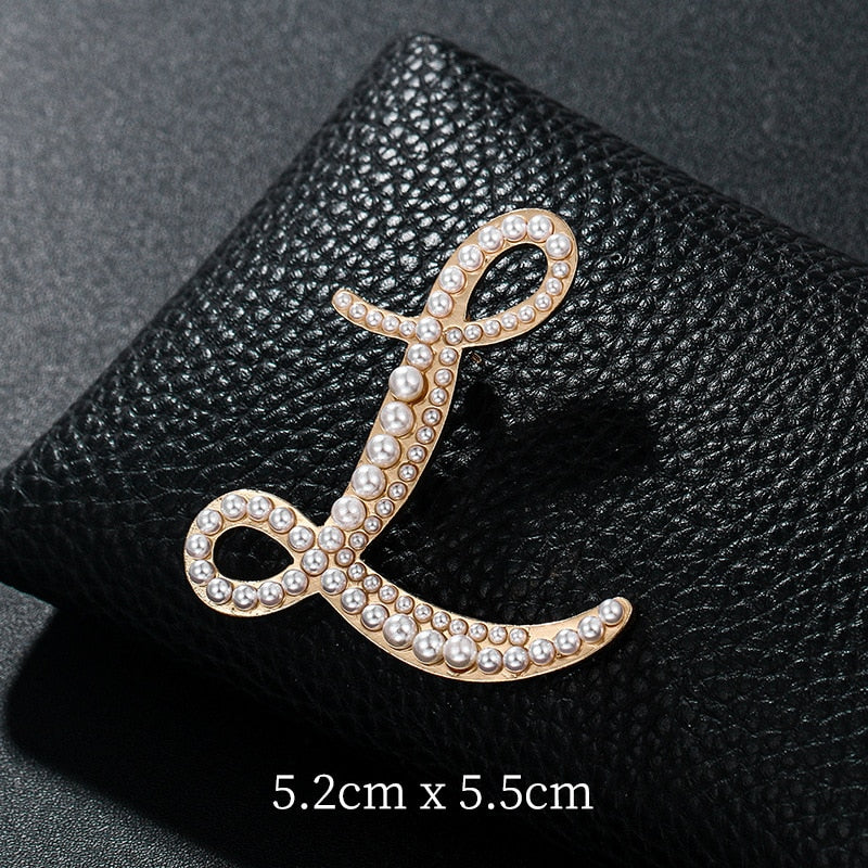 Fashion English Letters A K D Pearl Brooches  Lapel Pins Female Corsage Luxury Jewelry Gifts for Women Accessories