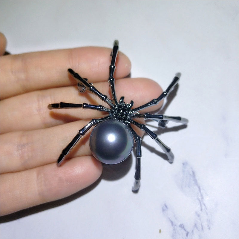 Exaggerated black white spider creative brooch men women party clothes scarf accessories pin brooches gift