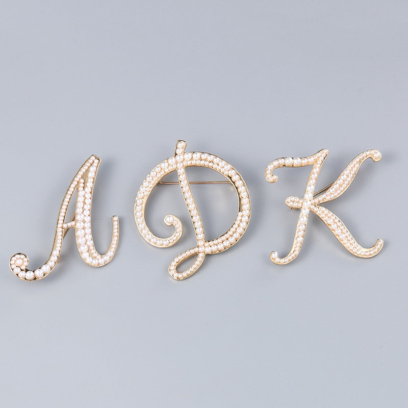 Fashion English Letters A K D Pearl Brooches  Lapel Pins Female Corsage Luxury Jewelry Gifts for Women Accessories