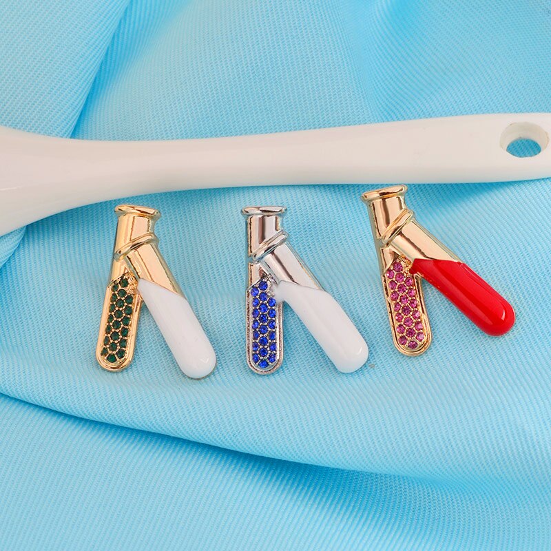 Medical Jewelry Tooth Microscope Laryngoscope Women&#39;s womb Test Tubes Neuron RN Caduceus Brooch Pin Metal Badges Brooches Pins