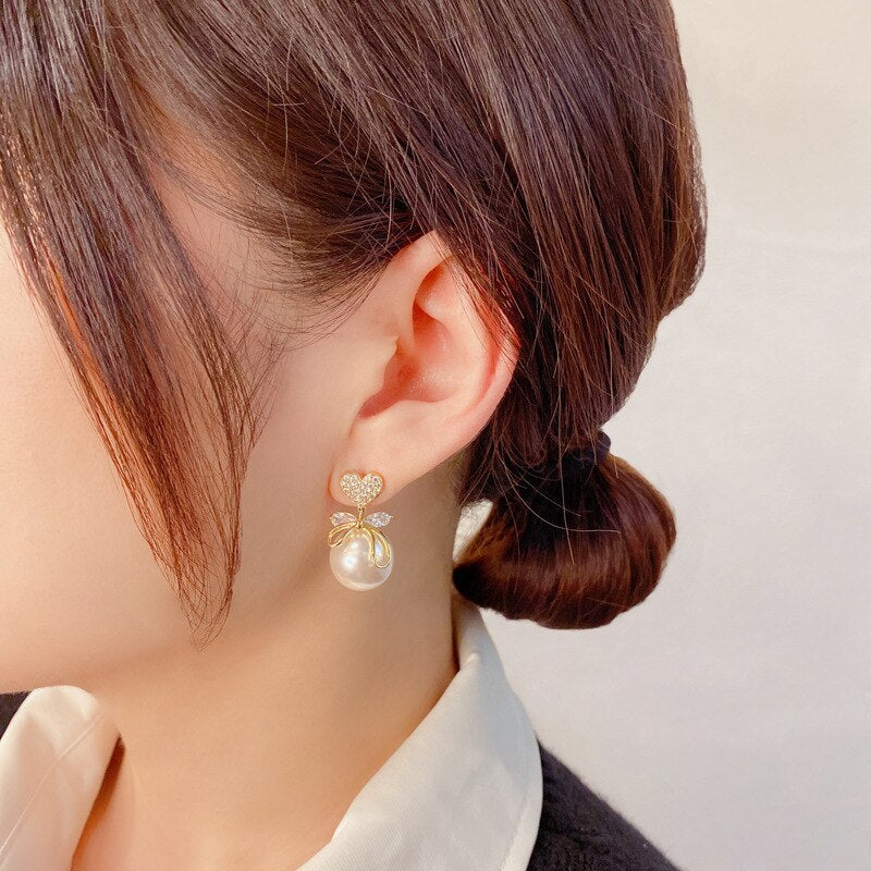 2022 New Arrival Korean Love Imitation Pearl Elegant Bow Dangle Earrings For Women Fashion Water Drop Crystal Pendant Jewelry