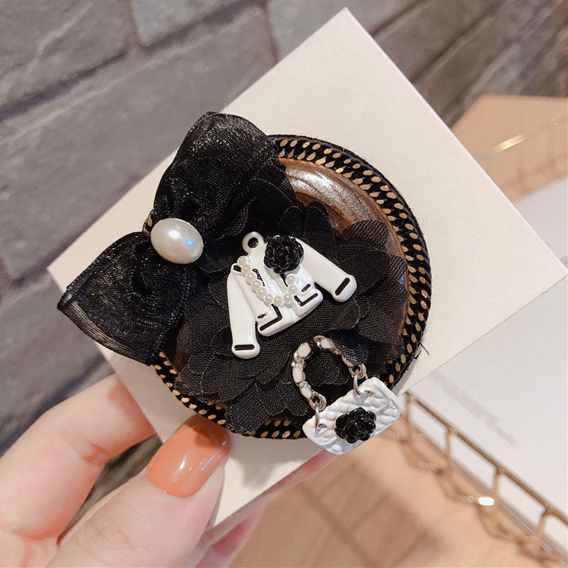 Retro Vintage Small Fragrance Crown 5 Word Badge Tassel Brooch Water Fur Fabric Coat Pin Female Brooches