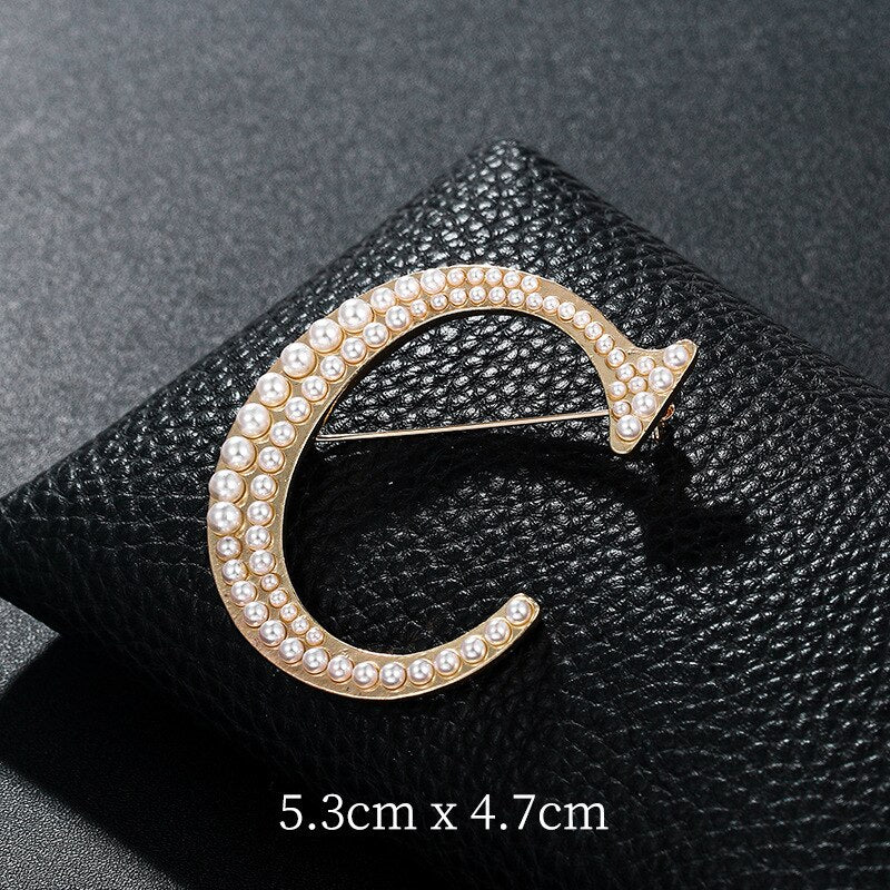 Fashion English Letters A K D Pearl Brooches  Lapel Pins Female Corsage Luxury Jewelry Gifts for Women Accessories