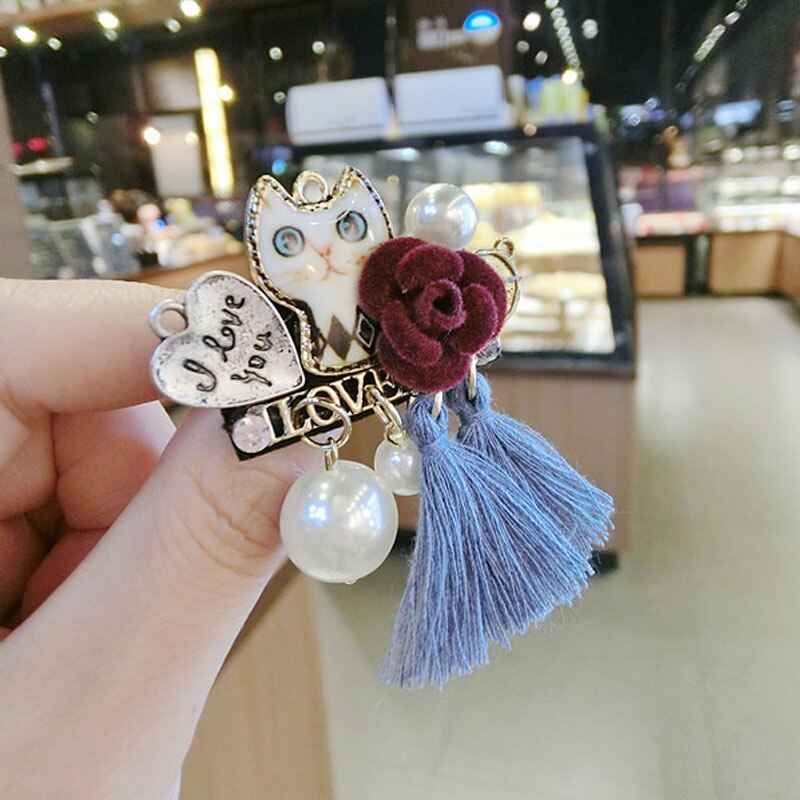 Retro Vintage Small Fragrance Crown 5 Word Badge Tassel Brooch Water Fur Fabric Coat Pin Female Brooches